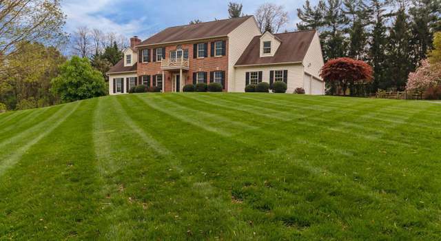 Photo of 12 White Oak Dr, West Grove, PA 19390