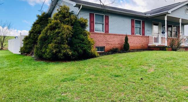 Photo of 1562 Meadow Green Ln, Chambersburg, PA 17202