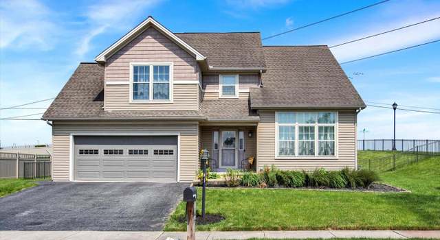 Photo of 305 Old Stone Way, York, PA 17406