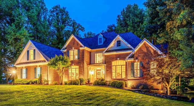 Photo of 11709 Pine Tree Dr, Fairfax, VA 22033