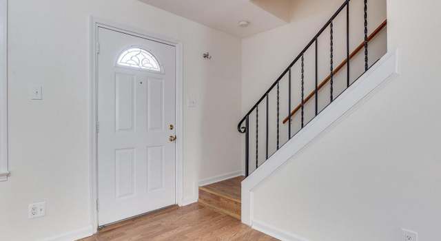 Photo of 14831 Haymarket Ln, Centreville, VA 20120