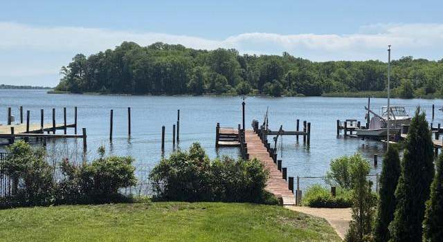 Photo of 536 Bayview Point Dr, Edgewater, MD 21037