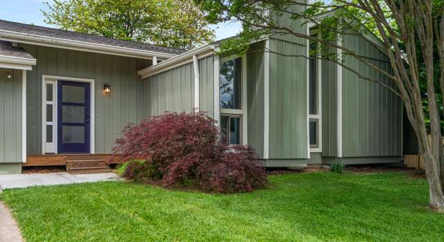 Photo of 202 Nutmeg Ct, Sterling, VA 20164