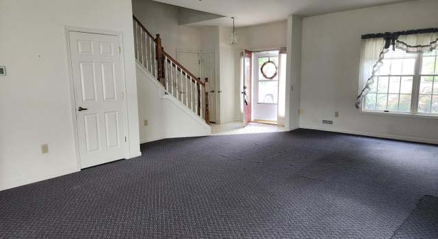 Photo of 16 Lantern Ln, Columbus, NJ 08022