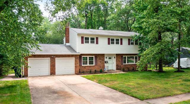 Photo of 76 Stonicker Dr, Lawrence, NJ 08648