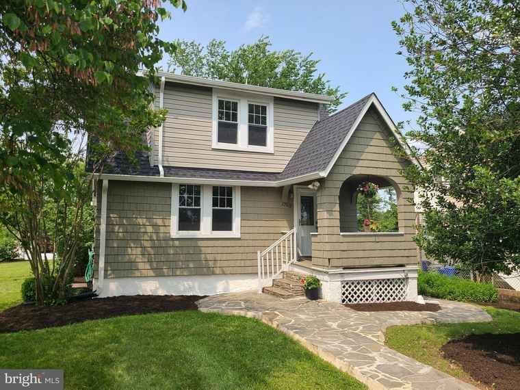 Photo of 1700 Goodview Rd Parkville, MD 21234