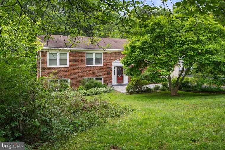 Photo of 1806 Cranberry Ln Reston, VA 20191