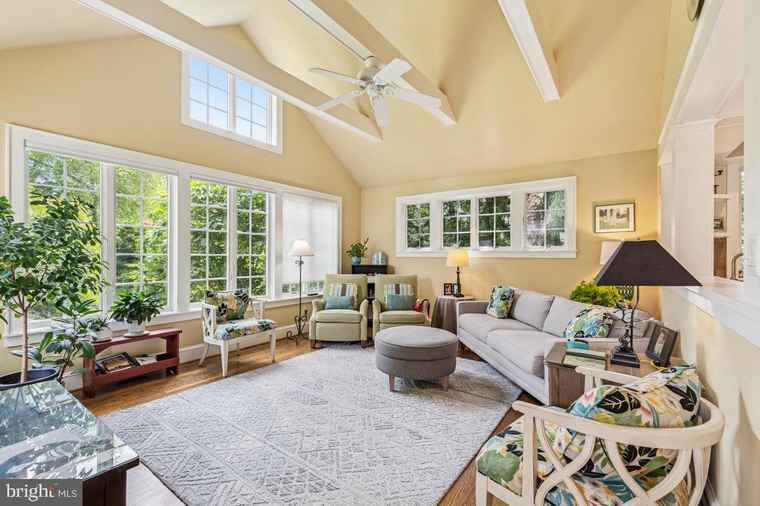 Photo of 214 Jefferson St Falls Church, VA 22046