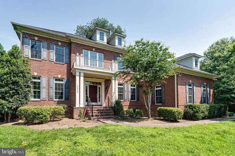 Photo of 10002 Courthouse Rd Vienna, VA 22181