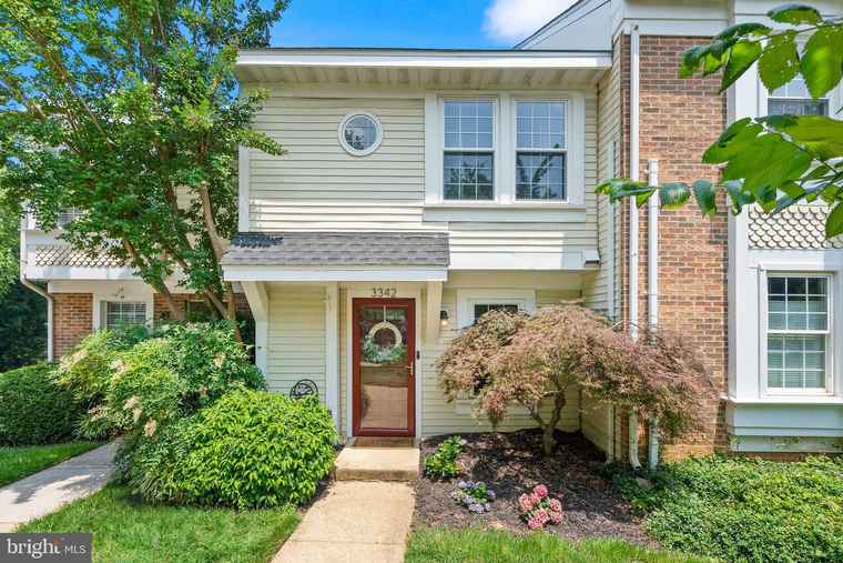 Photo of 3342 Lakeside View Dr Unit 4-2 Falls Church, VA 22041
