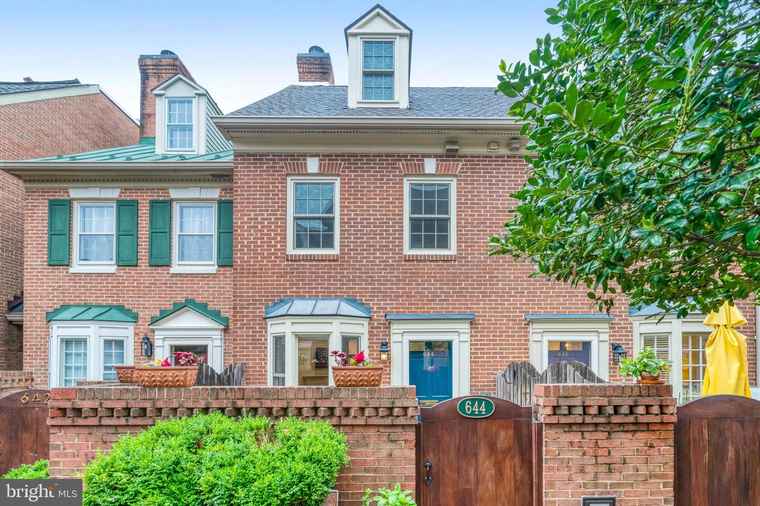 Photo of 644 S Columbus St Alexandria, VA 22314