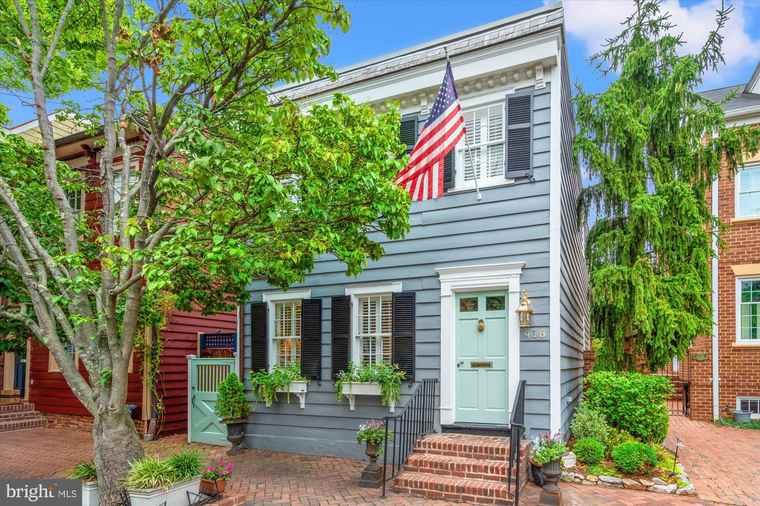 Photo of 416 S Royal St Alexandria, VA 22314