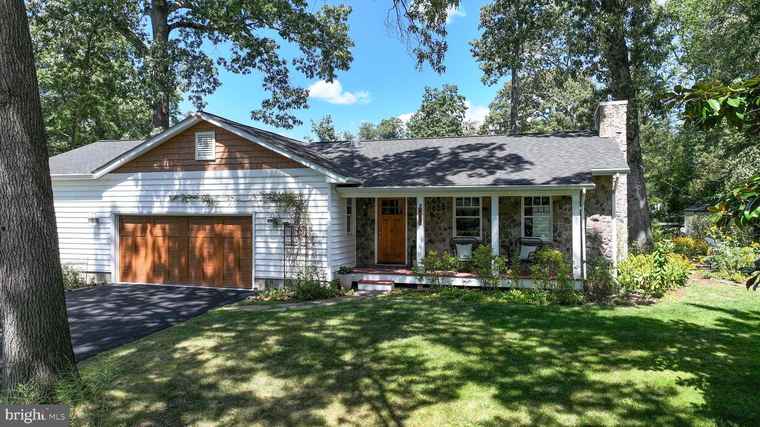 Photo of 463 Lymington Rd Severna Park, MD 21146