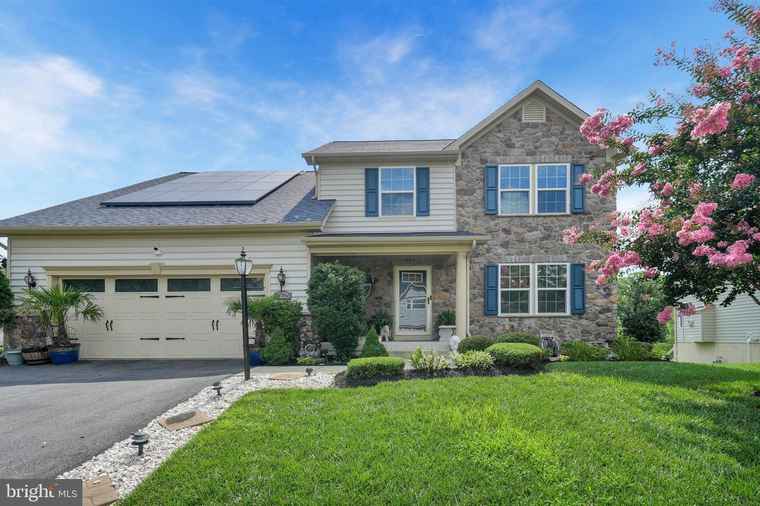 Photo of 10766 Sourwood Ave Waldorf, MD 20603