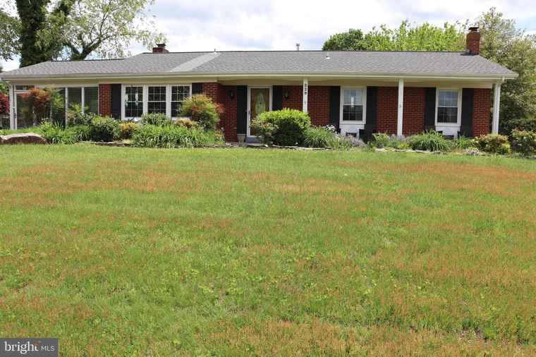 Photo of 229 Dover Rd Warrenton, VA 20186