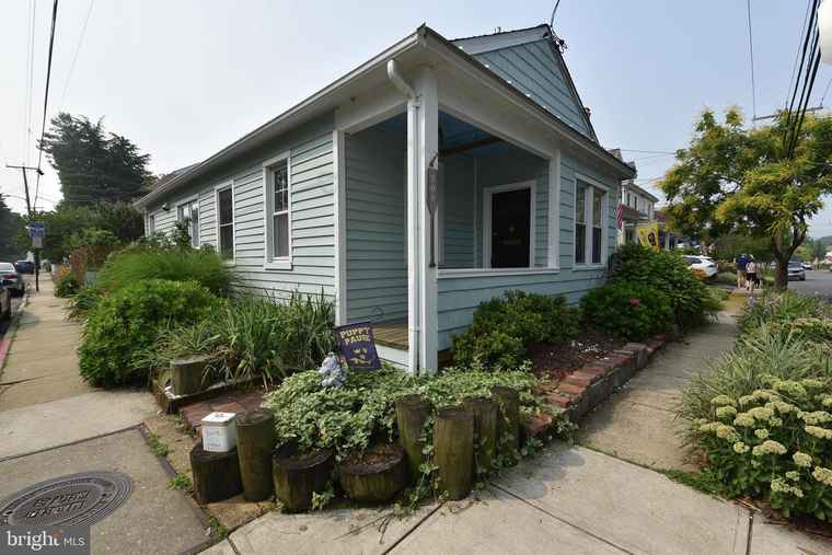 Photo of 301 Chesapeake Ave Annapolis, MD 21403
