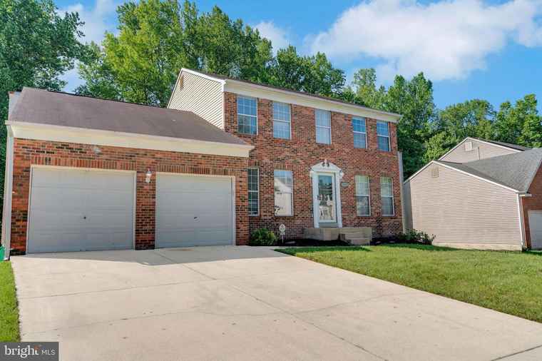 Photo of 9802 Fox Run Dr Clinton, MD 20735