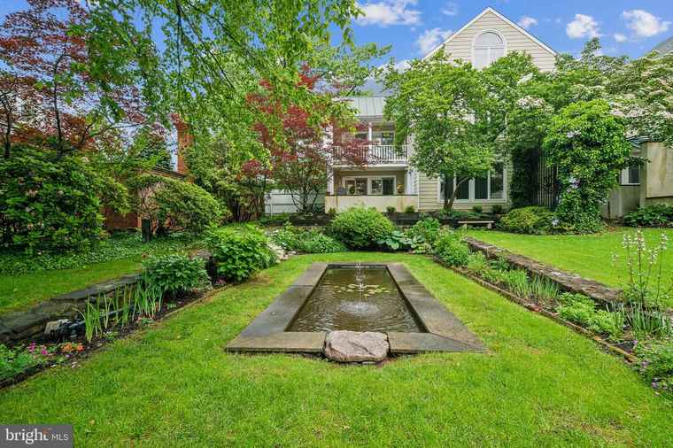 Photo of 4 Barnes Ct Doylestown, PA 18901