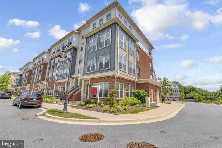 Photo of 538 Copley Pl Unit 1-A Gaithersburg, MD 20878