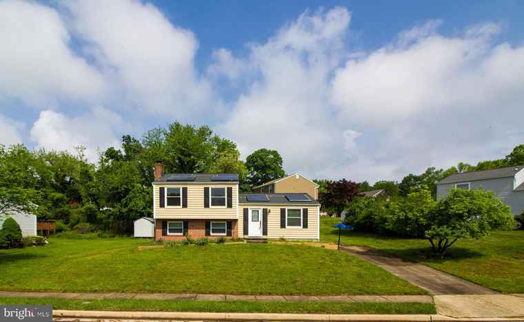 Photo of 1414 King William Dr Catonsville, MD 21228