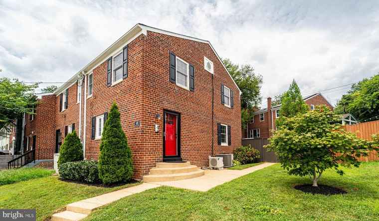 Photo of 48 Ancell St Alexandria, VA 22305