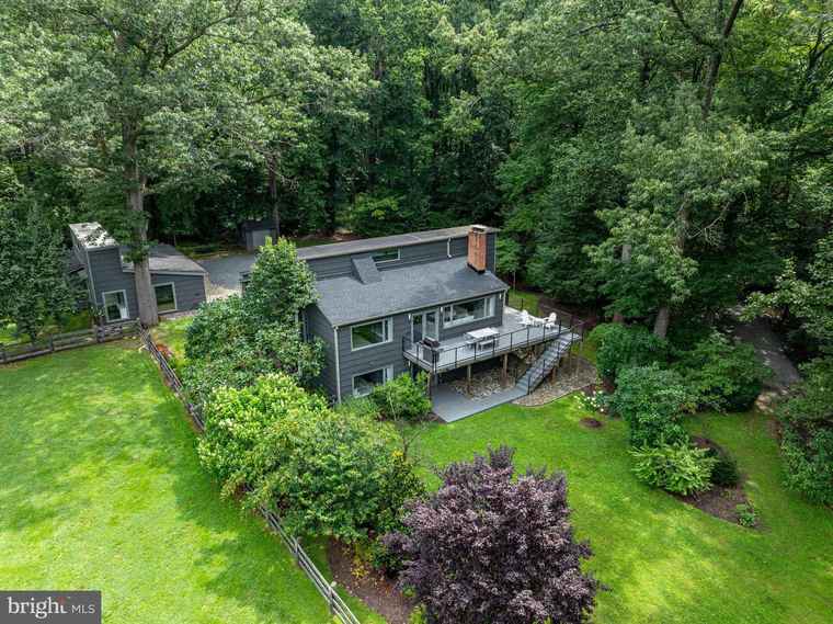 Photo of 718 Springvale Rd Great Falls, VA 22066