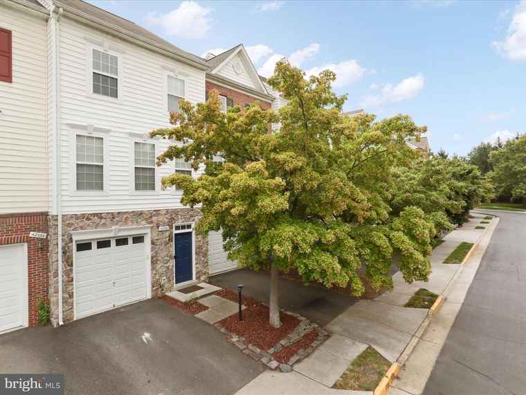 Photo of 42538 Magellan Sq Brambleton, VA 20148