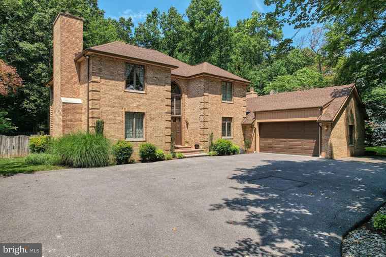Photo of 6160 Wooded Run Dr Columbia, MD 21044