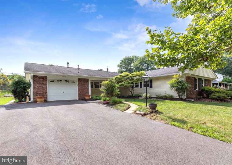Photo of 13312 Overbrook Ln Bowie, MD 20715
