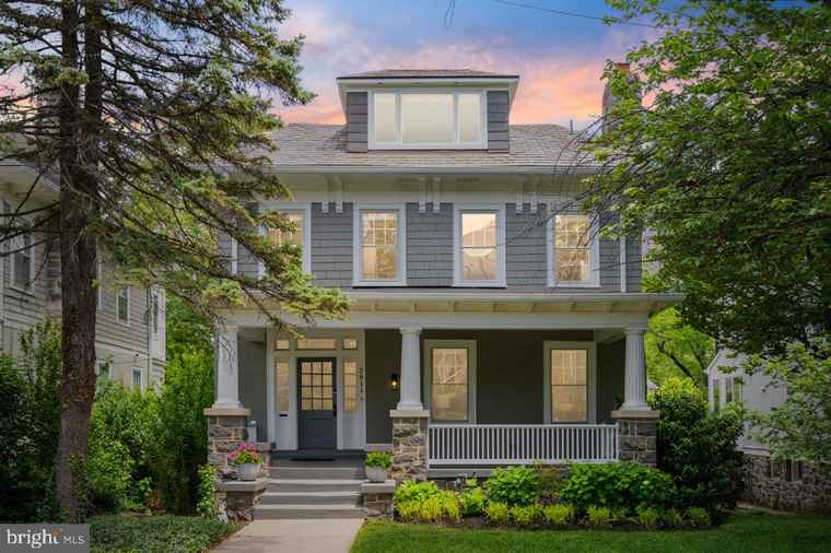 Photo of 2811 35th St NW Washington, DC 20007