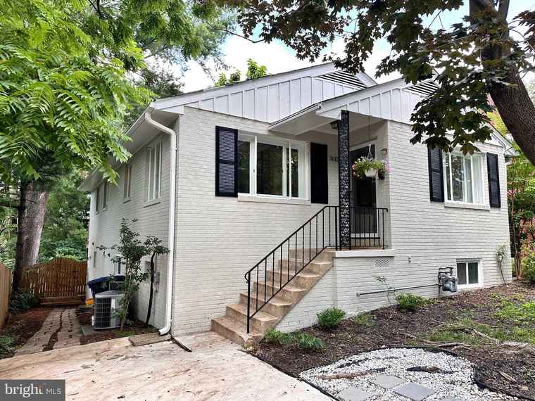 Photo of 3615 22nd St N Arlington, VA 22207