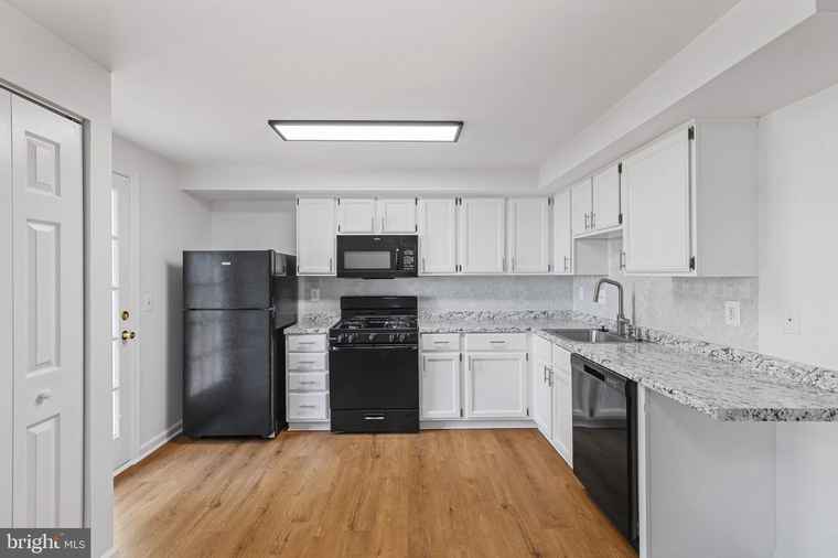 Photo of 5705 Croatan Ct Centreville, VA 20120