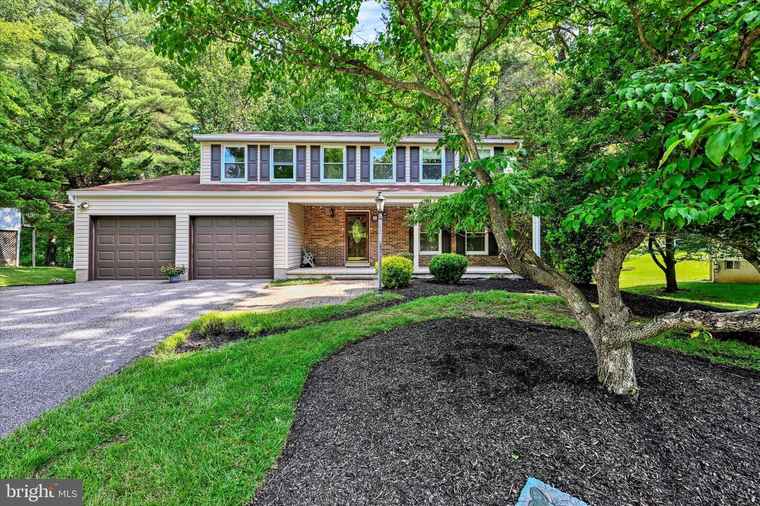 Photo of 22 Woodholme Village Ct Baltimore, MD 21208