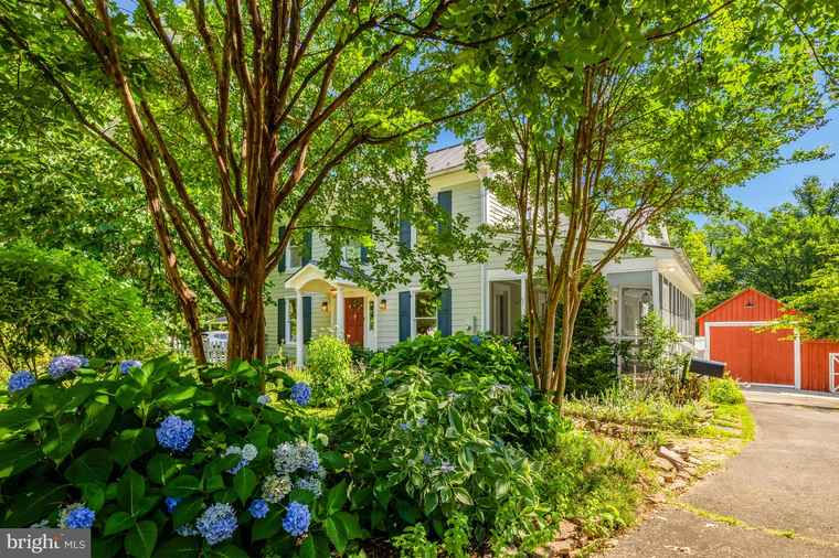 Photo of 1012 Grant St Herndon, VA 20170