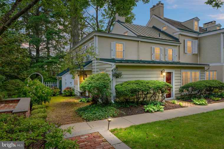 Photo of 1 Barnes Ct Doylestown, PA 18901