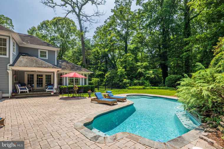 Photo of 618 Lakeland Rd S Severna Park, MD 21146