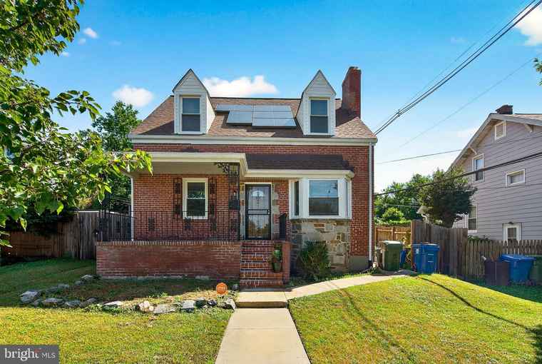 Photo of 3604 Parkside Dr Baltimore, MD 21214