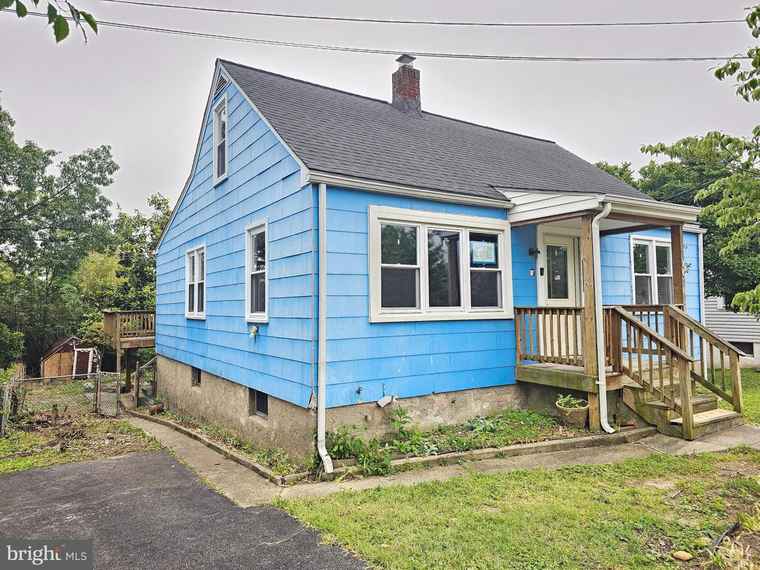 Photo of 1605 Evergreen Dr Baltimore, MD 21222