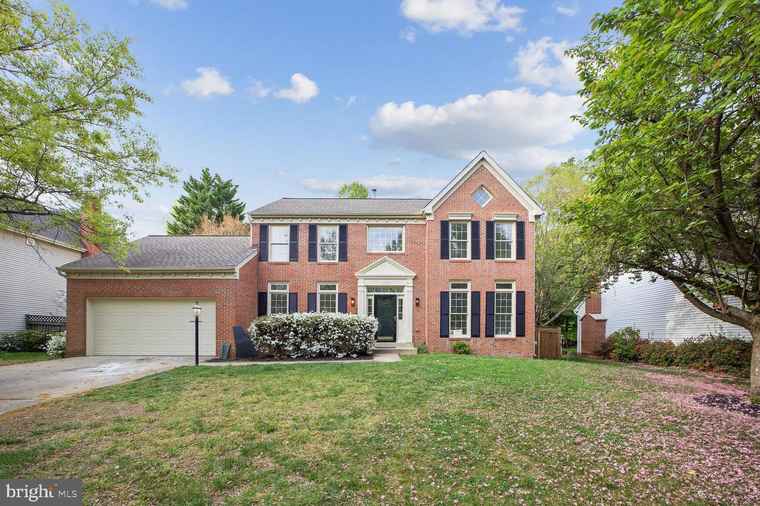 Photo of 13922 Westview Forest Dr Bowie, MD 20720