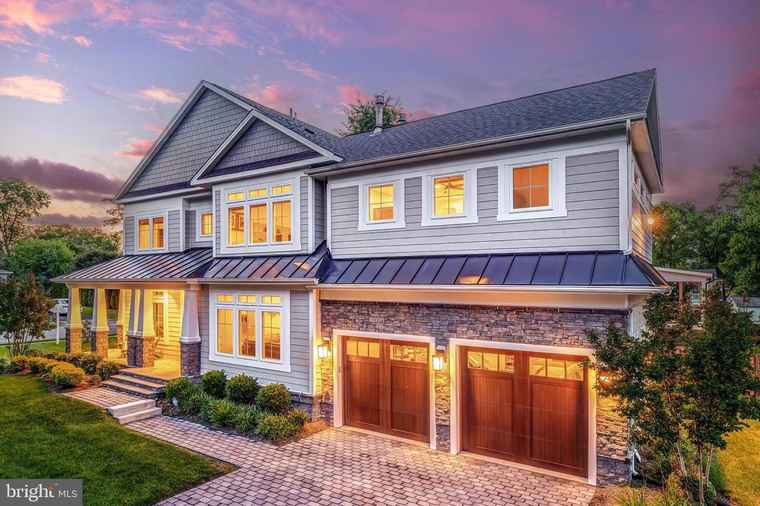Photo of 300 Jade Ct NW Vienna, VA 22180