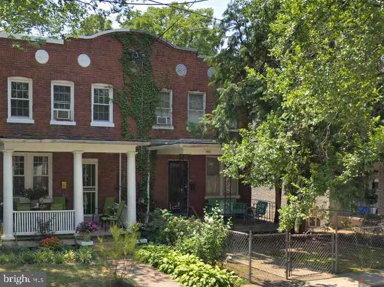 Photo of 909 Jackson St NE Washington, DC 20017