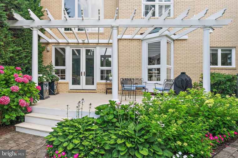 Photo of 1008 Boucher Ave Annapolis, MD 21403