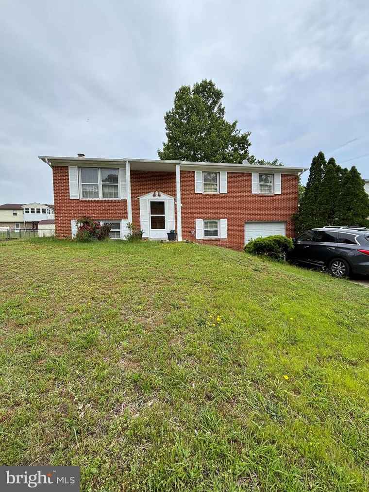 Photo of 8916 Goldfield Pl Clinton, MD 20735