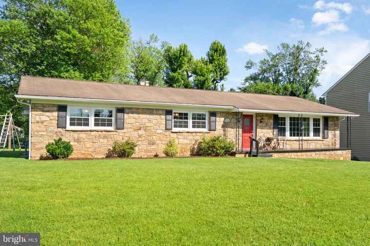 Photo of 131 Moser Rd Warrenton, VA 20186