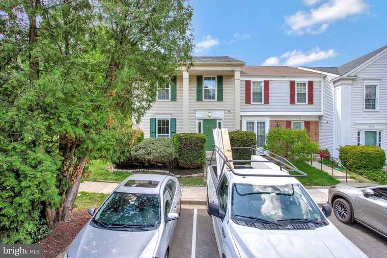 Photo of 13120 Country Ridge Dr Germantown, MD 20874