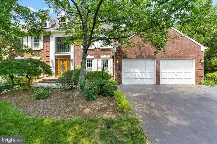 Photo of 4920 Sunset Ln Annandale, VA 22003
