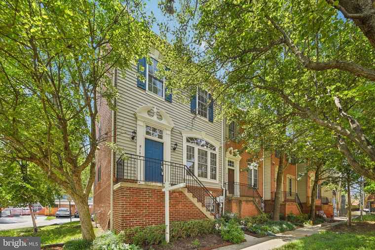 Photo of 8154 Skelton Cir Falls Church, VA 22042