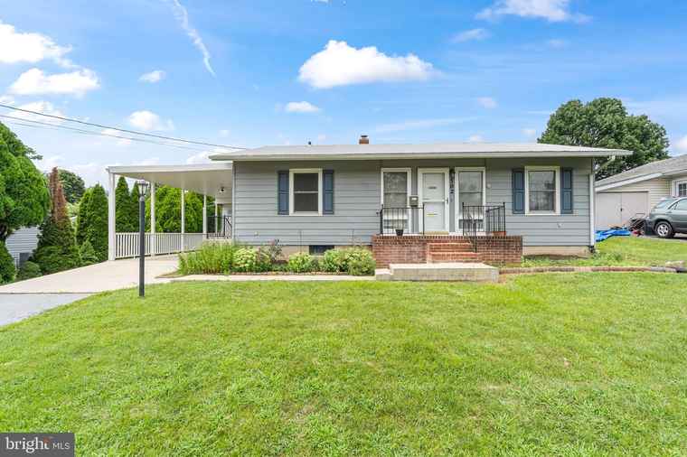 Photo of 502 Lincoln Dr Martinsburg, WV 25401