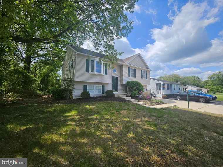Photo of 1139 Bradley Rd Pasadena, MD 21122