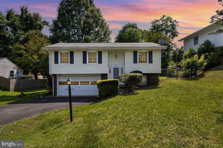 Photo of 204 Morningside Dr Fredericksburg, VA 22401